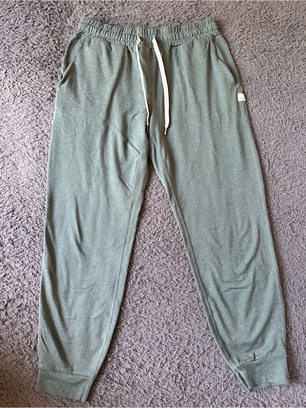 Vuori women’s size XS green performance joggers